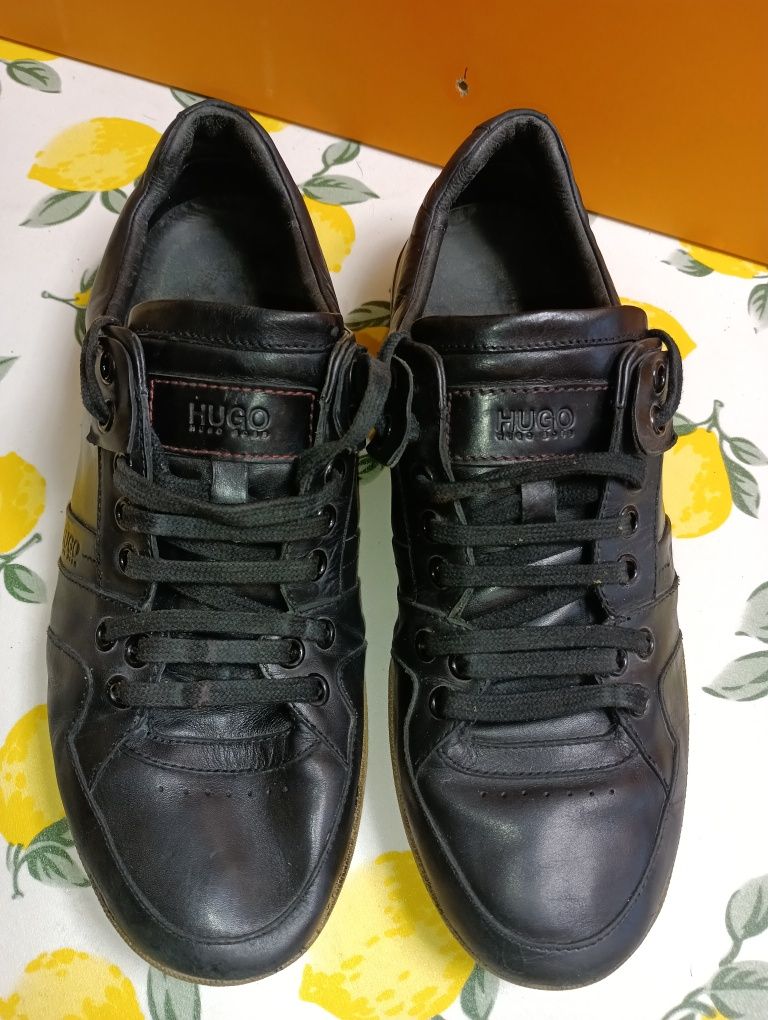 Hugo Boss N 41 кожени - 32 лв