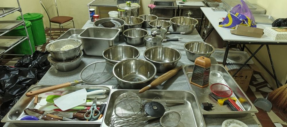 Kastrolka,padnos,qozon,pichoq,rezina kapkirla