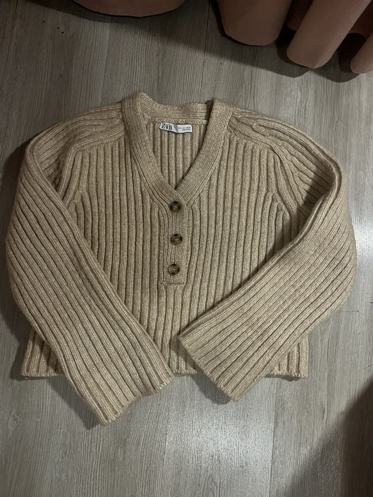 Бежова жилетка Zara