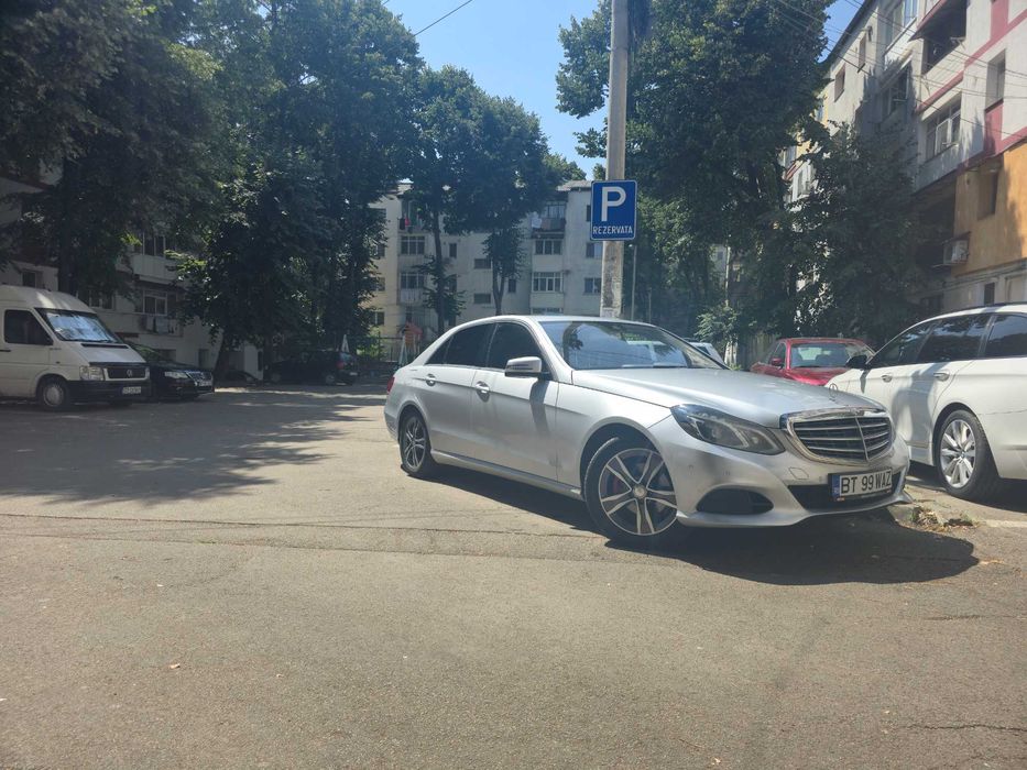 Mercedes  Benz E 220