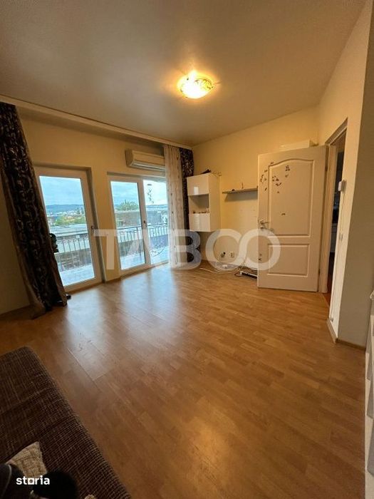 Vanzare apartament cu 2 camere decomandate + parcare in vila Iris