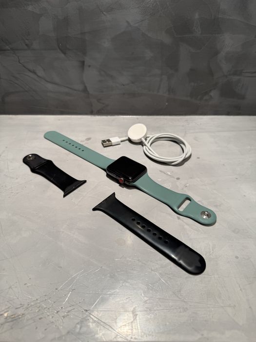 92% battery! Apple Watch series 3 42 mm