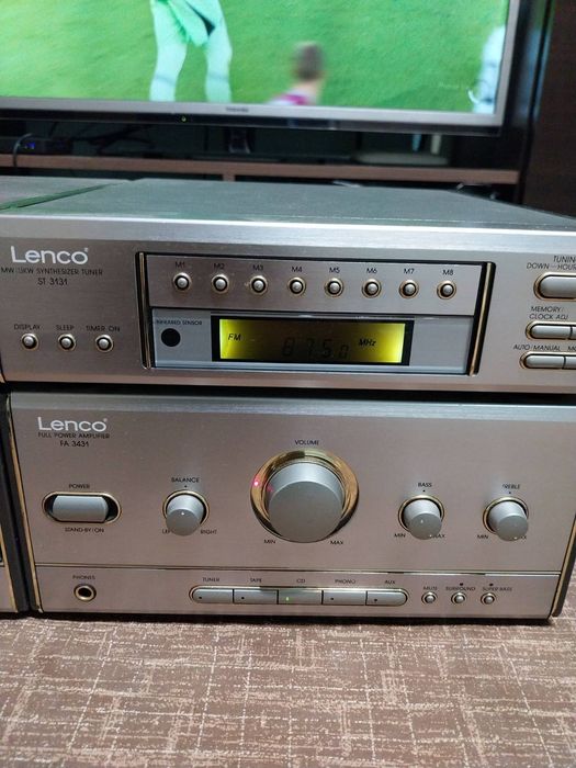 музикална система Lenco