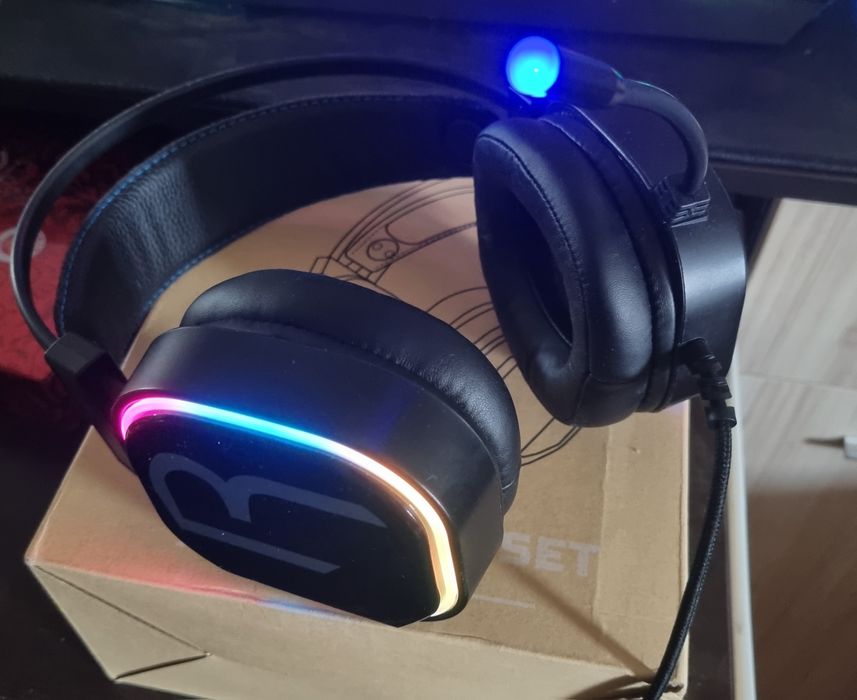 Геймърски слушалки с RGB подсветка и микрофон – НОВИ