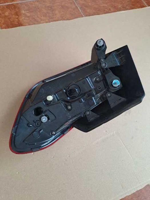 Stop stanga Mercedes GLA H247 an 2019-2023 original