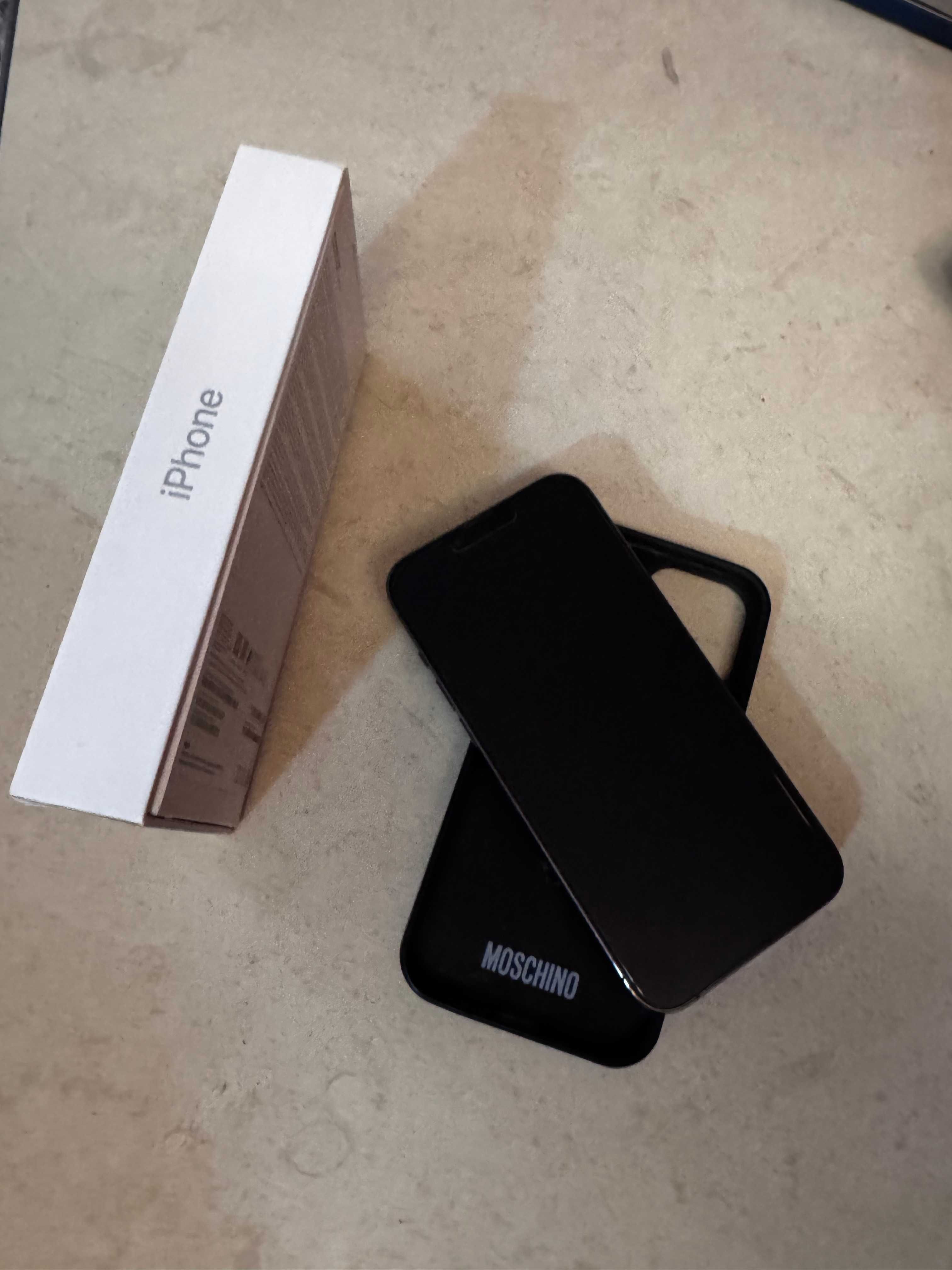 Продавам iPhone 12 Pro Max (нуждае се само от смяна на дисплей)