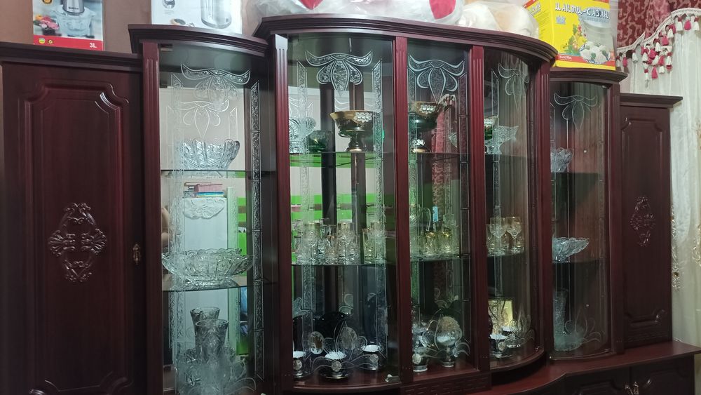 Стенка для посуды