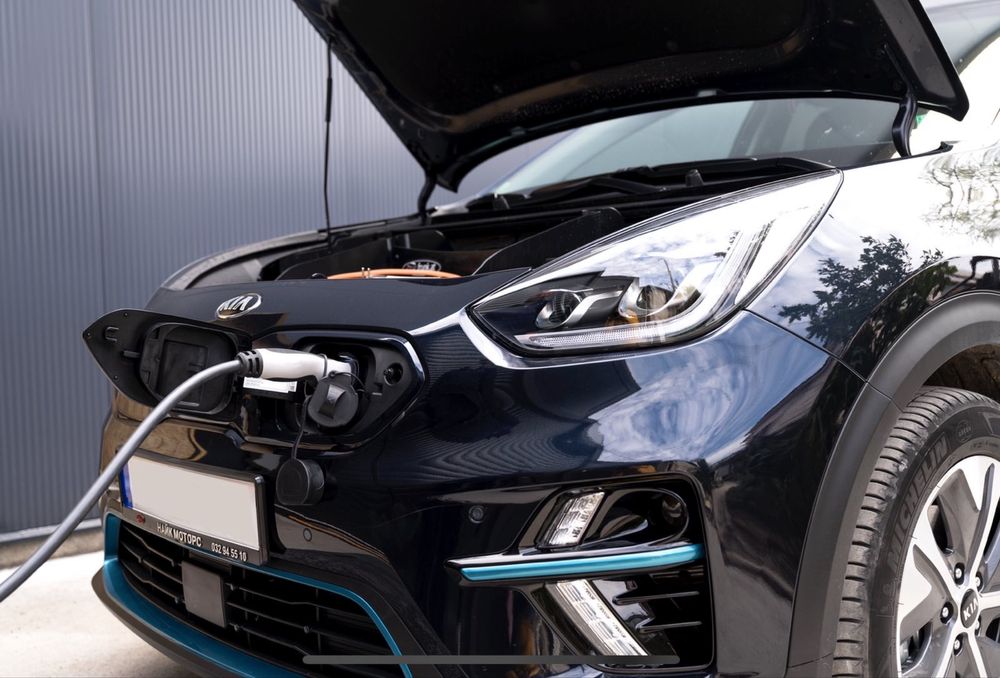 Kina Niro EV 2021 с гаранция към кия до 2028 г  64Кв  батерия 510км
