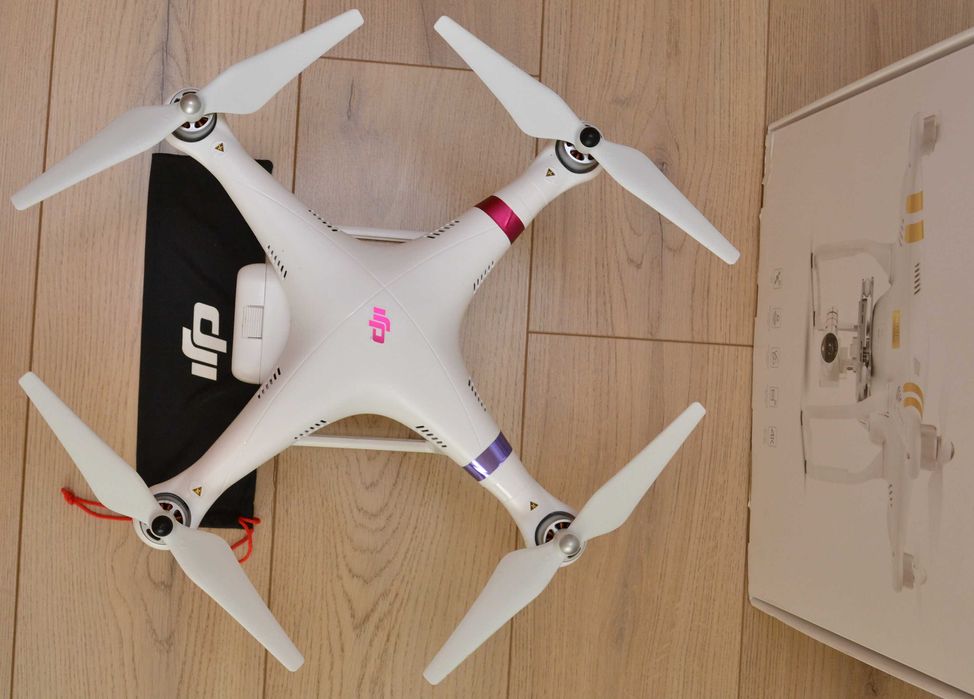vand drona dji phantom 3 pro care zboarafara probleme dar fara camera