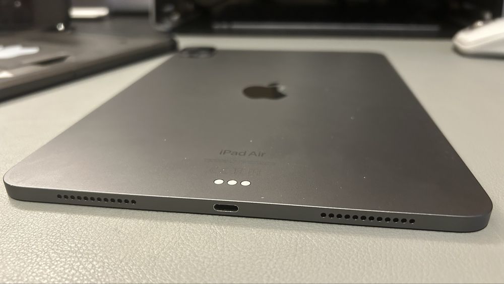 iPad Air 5 + husa IMPECABIL (5th generation) 2022 M1 256Gb Wifi