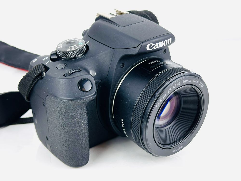 Фотоапарат CANON EOS 2000D + Canon EF Lens 50mm 1:1.8 STM