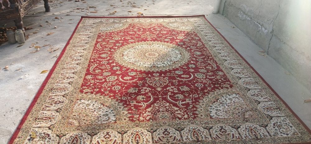 Гилам сотилади 2 яаримга 3 яарим калин