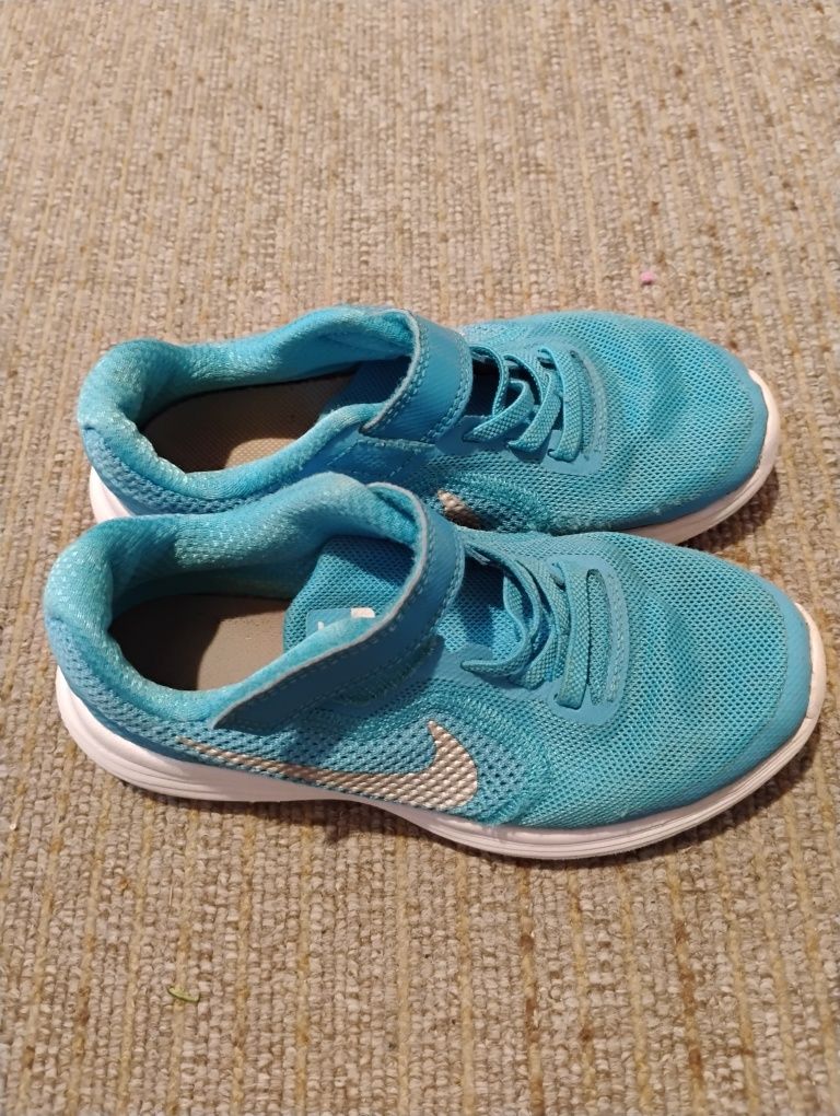 Детски маратонки Nike 30 номер,15лв.