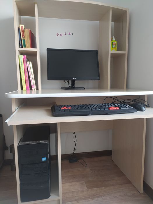 Компьютерный стол