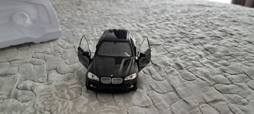 BMW X6 jucărie pentru copii
