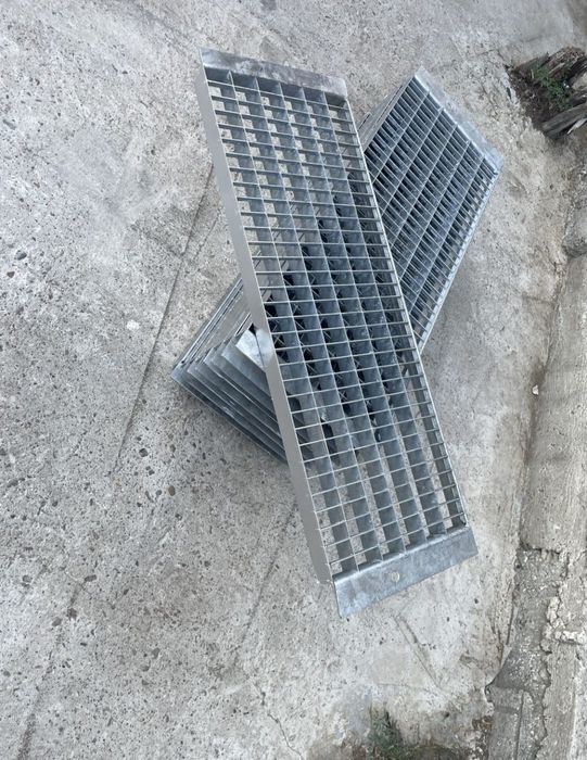 Trepte metalice zincate