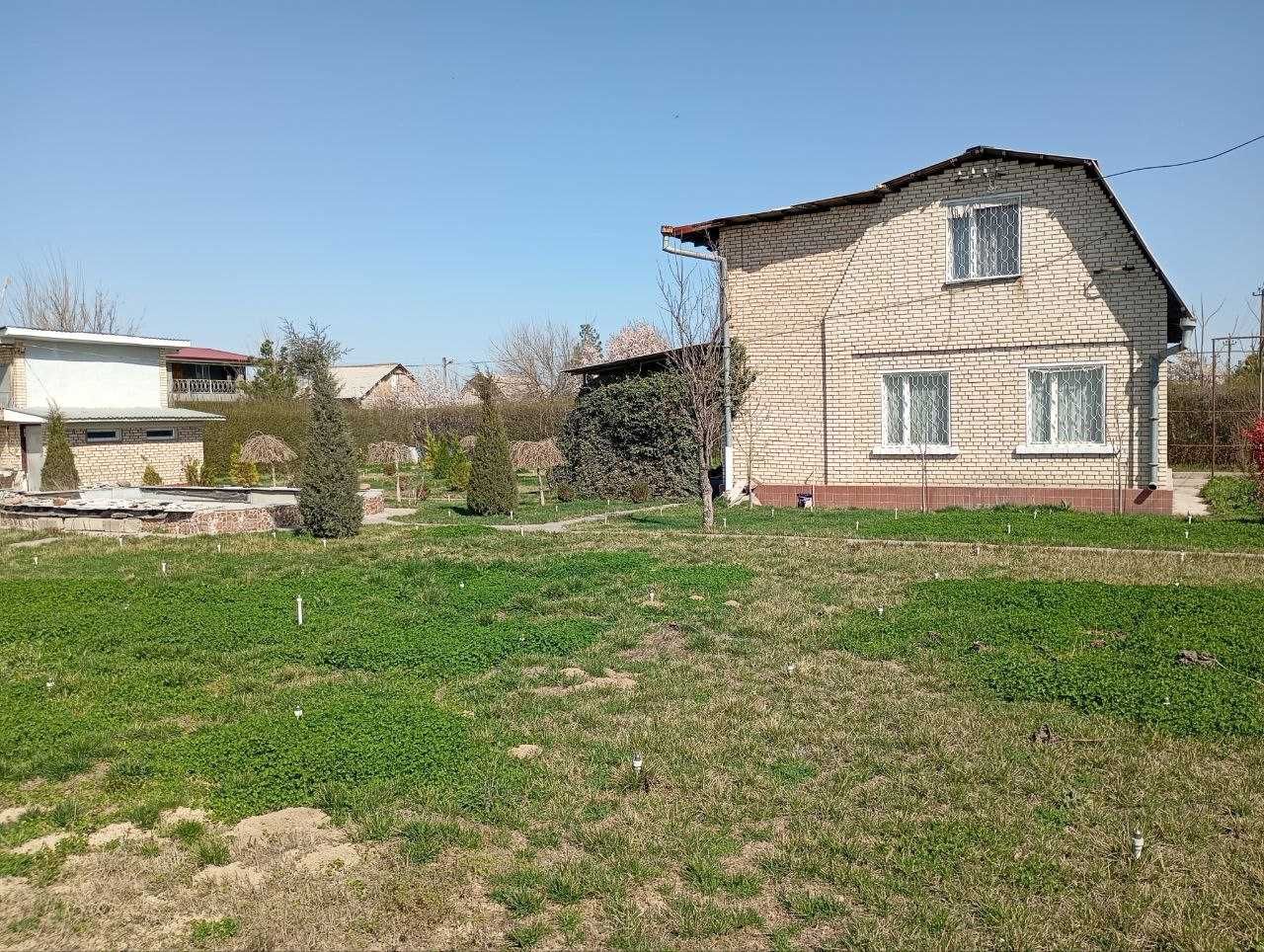 Dacha sotiladi 45000$   toliq malumot telda