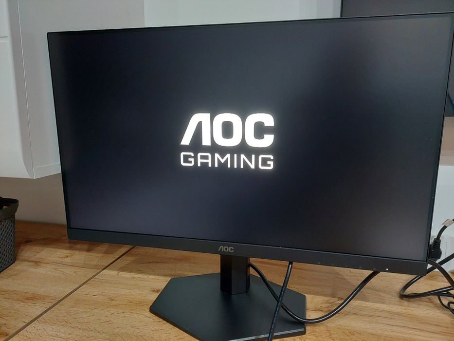 чисто нов 24" геймърски монитор IPS FULL HD AOC 24G42E 180Hz HDMI DP