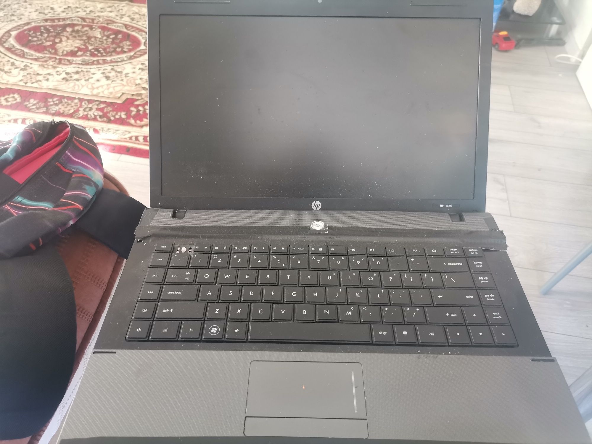 Vând laptop HP 625