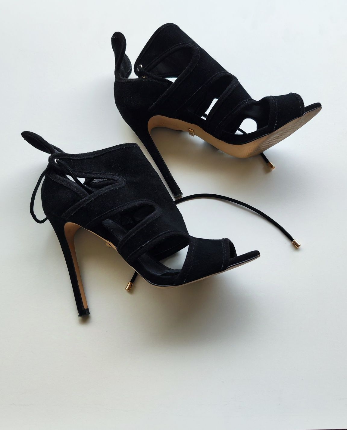 Pantofi cu toc, imitatie de piele intoarsa