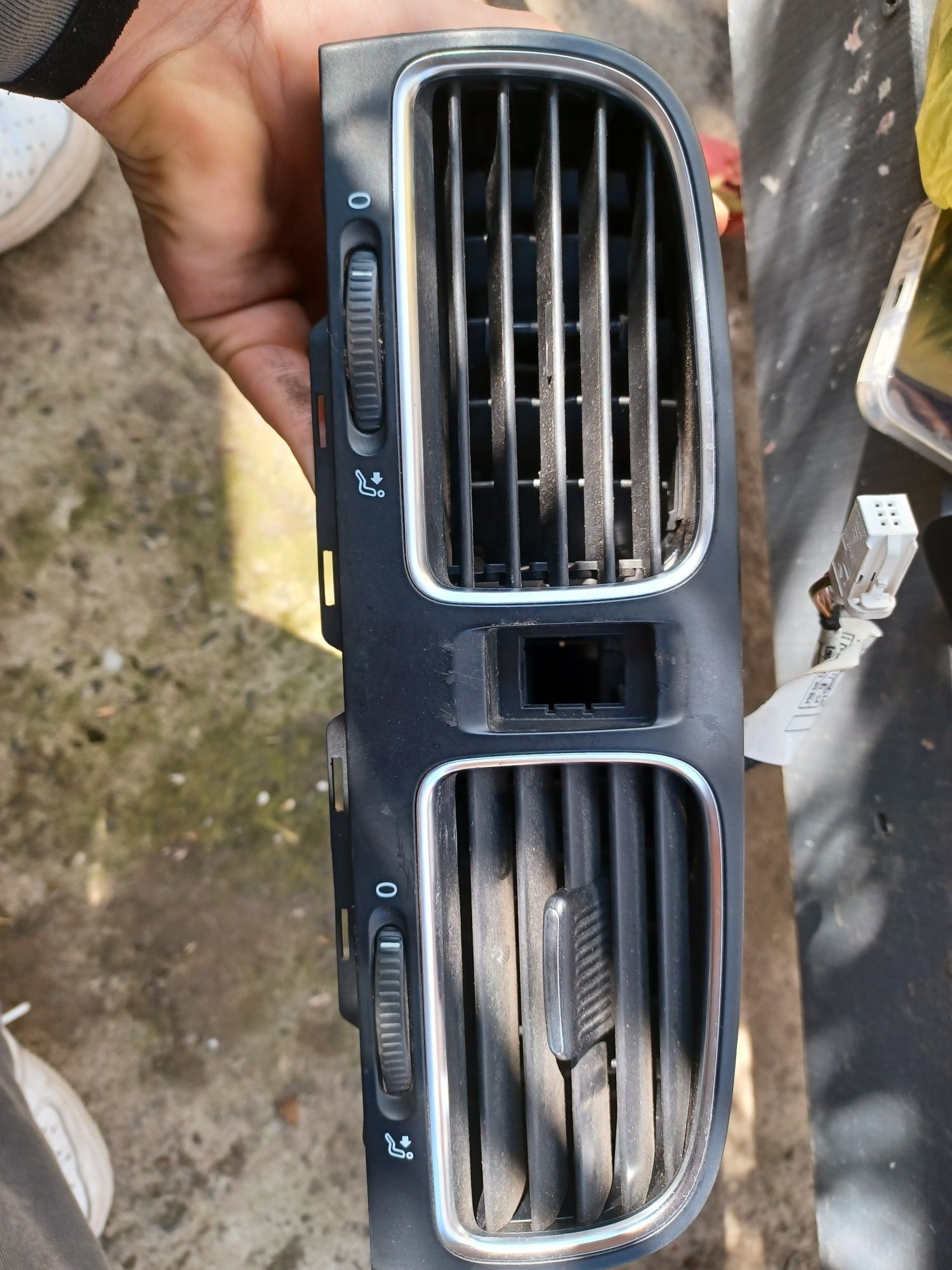 Vând gura ventilație bord