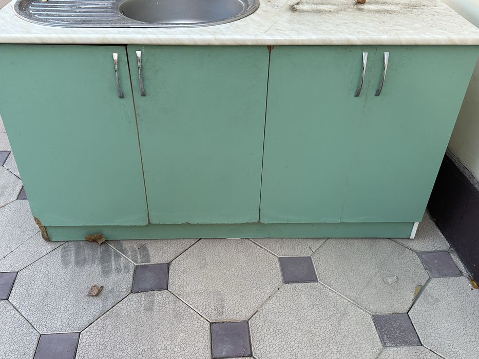 Кухонный гарнитур на продажу