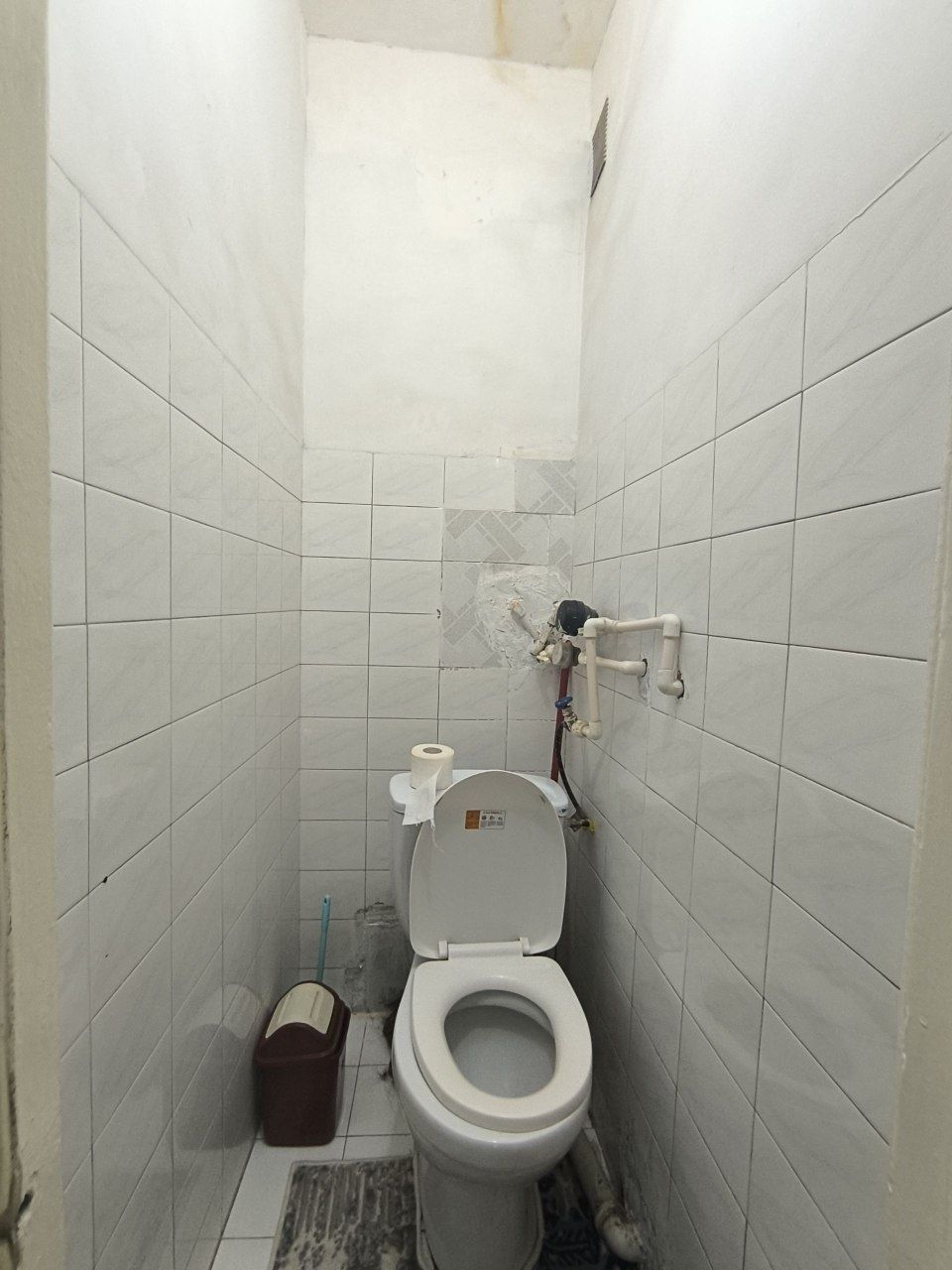 Viloyat xokimyat orqasi galorka 3 xona 2 etaj 4 etajka