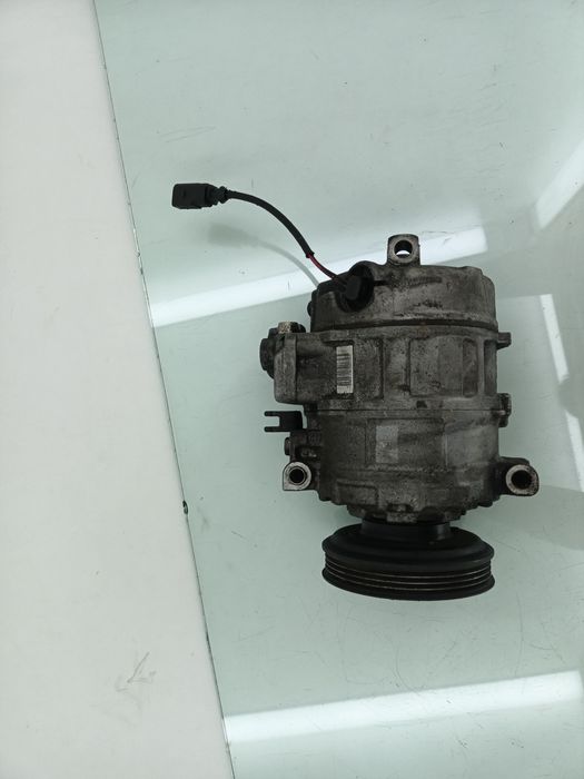 Dezmembrez Compresor clima de pe Audi A4 B6 2001-2005