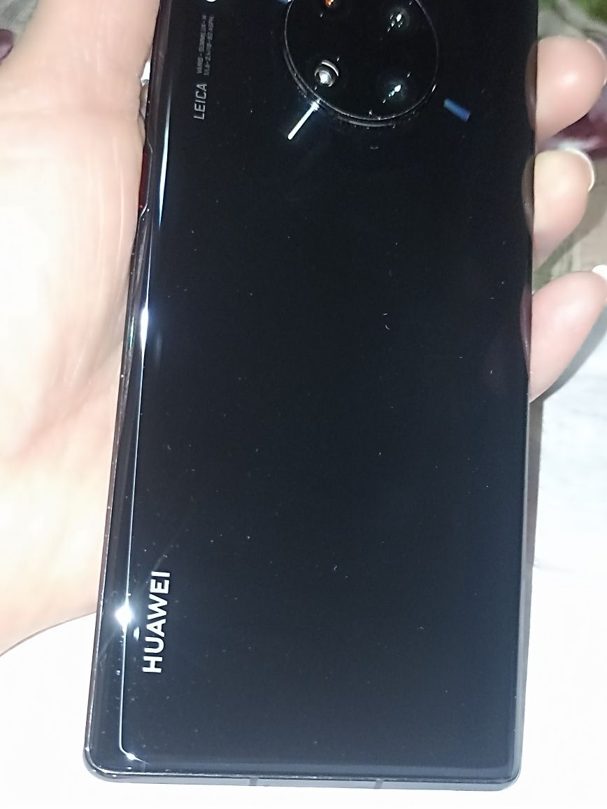Huawei Mate 30 Pro 5G в идеальном состоянии