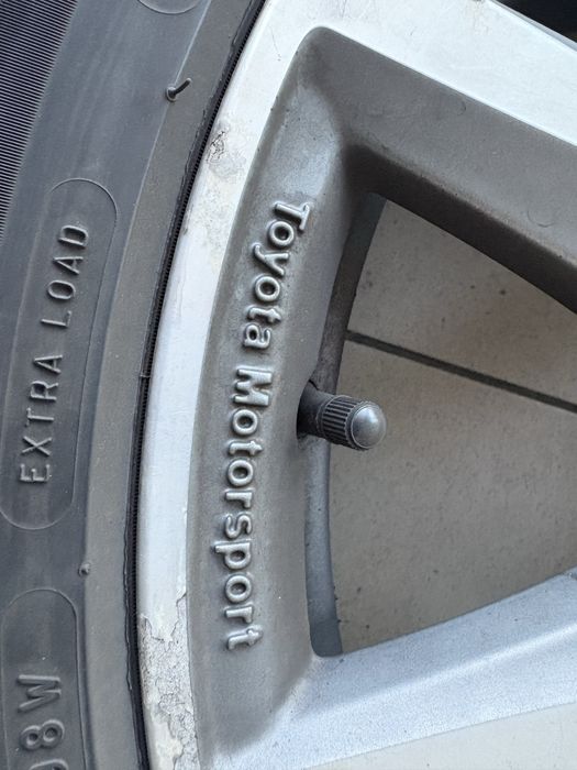 Roti originale Toyota 235/45/18  5x114,3 vând sau schimb cu roti pe 17