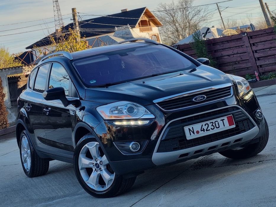 Ford Kuga//TITANIUM//FULL//4 x 4//2012//Panoramic//Xenon