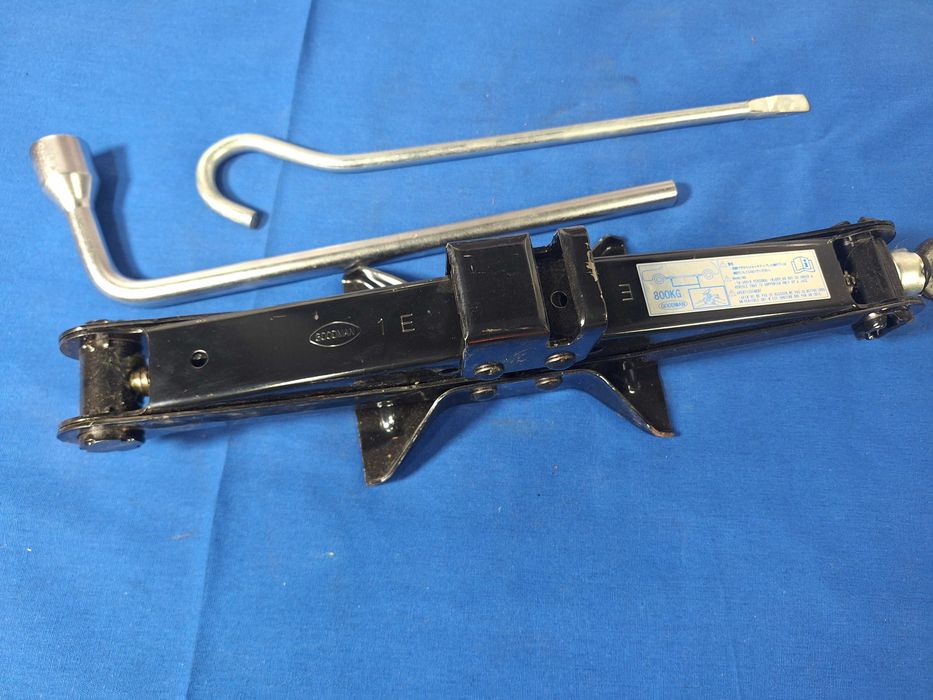 CRIC AUTO Universal - UN PUNCT - Goodman - 800 KG