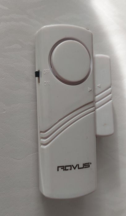 Сигнализация на двери на окно квартиры.