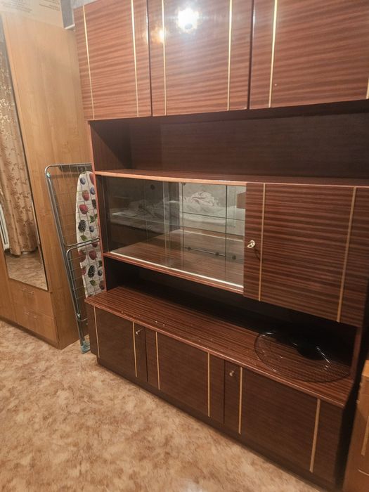 Отдам сирвант даром, самовывоз, в отличном состоянии.