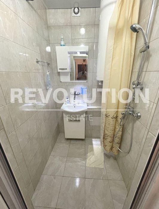 Етаж от къща в района на Бриз!