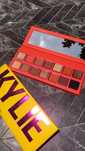 Kylie Cosmetics Summer палитра сенки