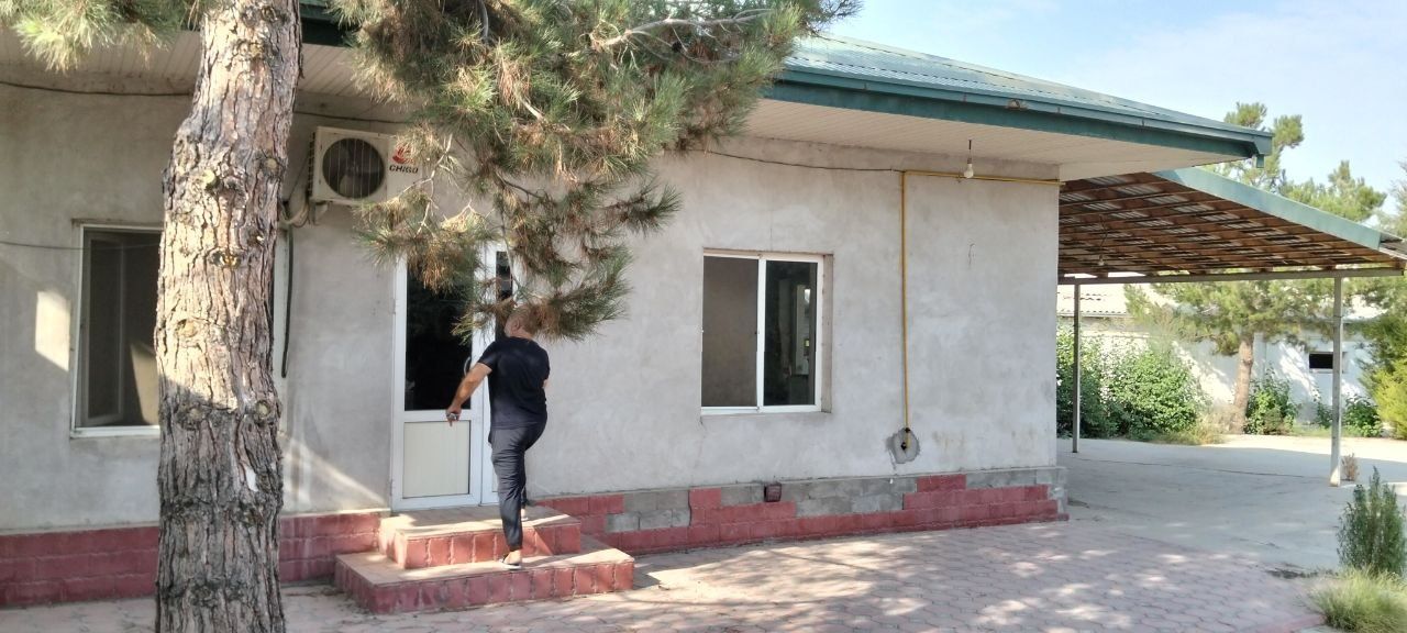 Срочно Тайёр товук ферма 40 соток жойи билан сотилади. Ипотека, банк