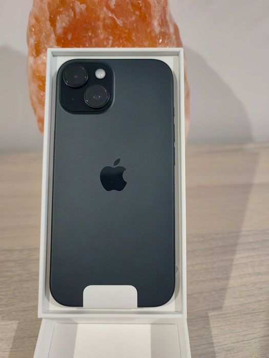 Vând Iphone 15 Black 128 GB 5G