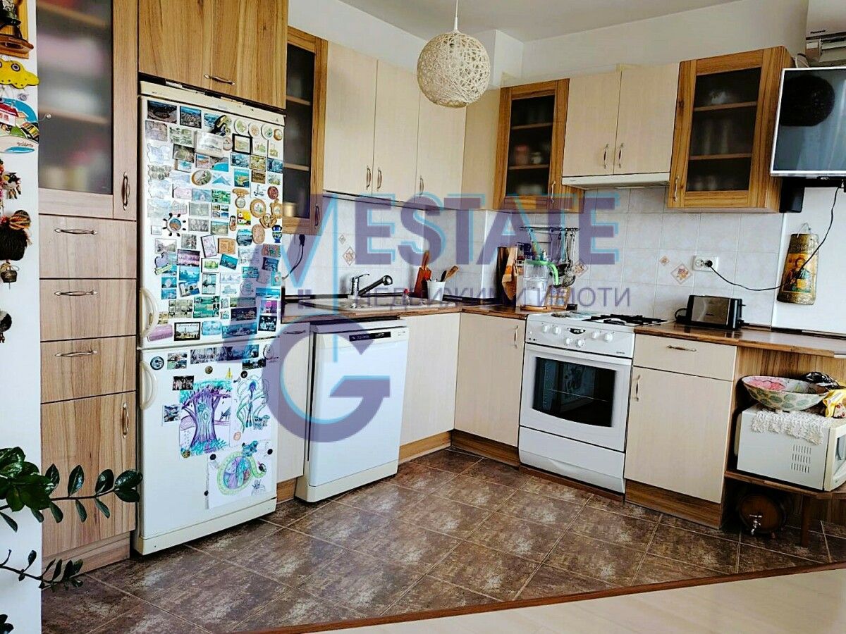 Продава се Тристаен апартамент в Бургас, Изгрев - 117 кв.м за 1701 €/кв.м - Снимка #4