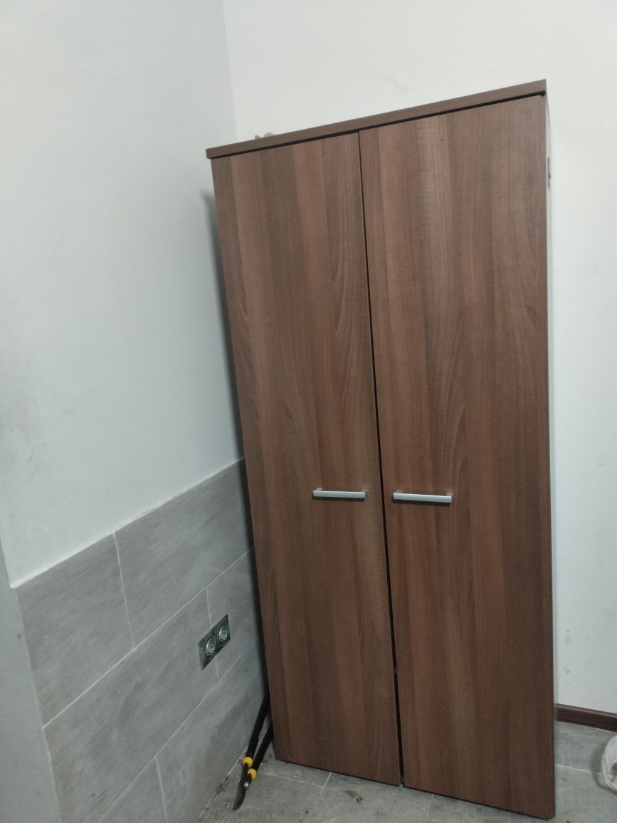 Продам  срочно шкаф для одежды для офис для  дом