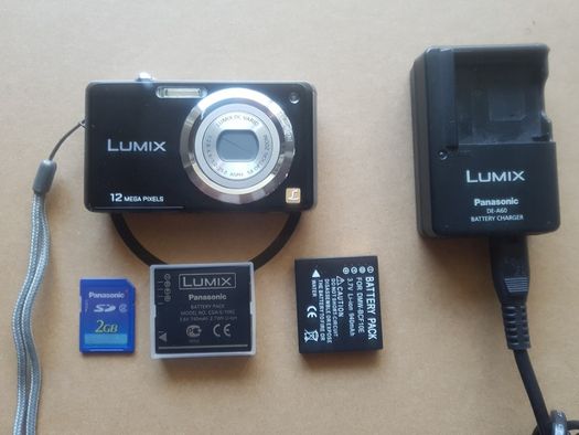 aparat foto + accesorii Panasonic Lumix DMC-FS10