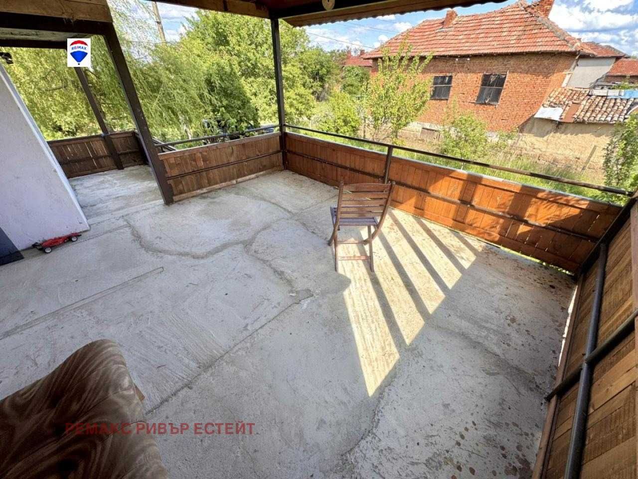 Селска къща за продажба в с. Обретеник, обл. Русе