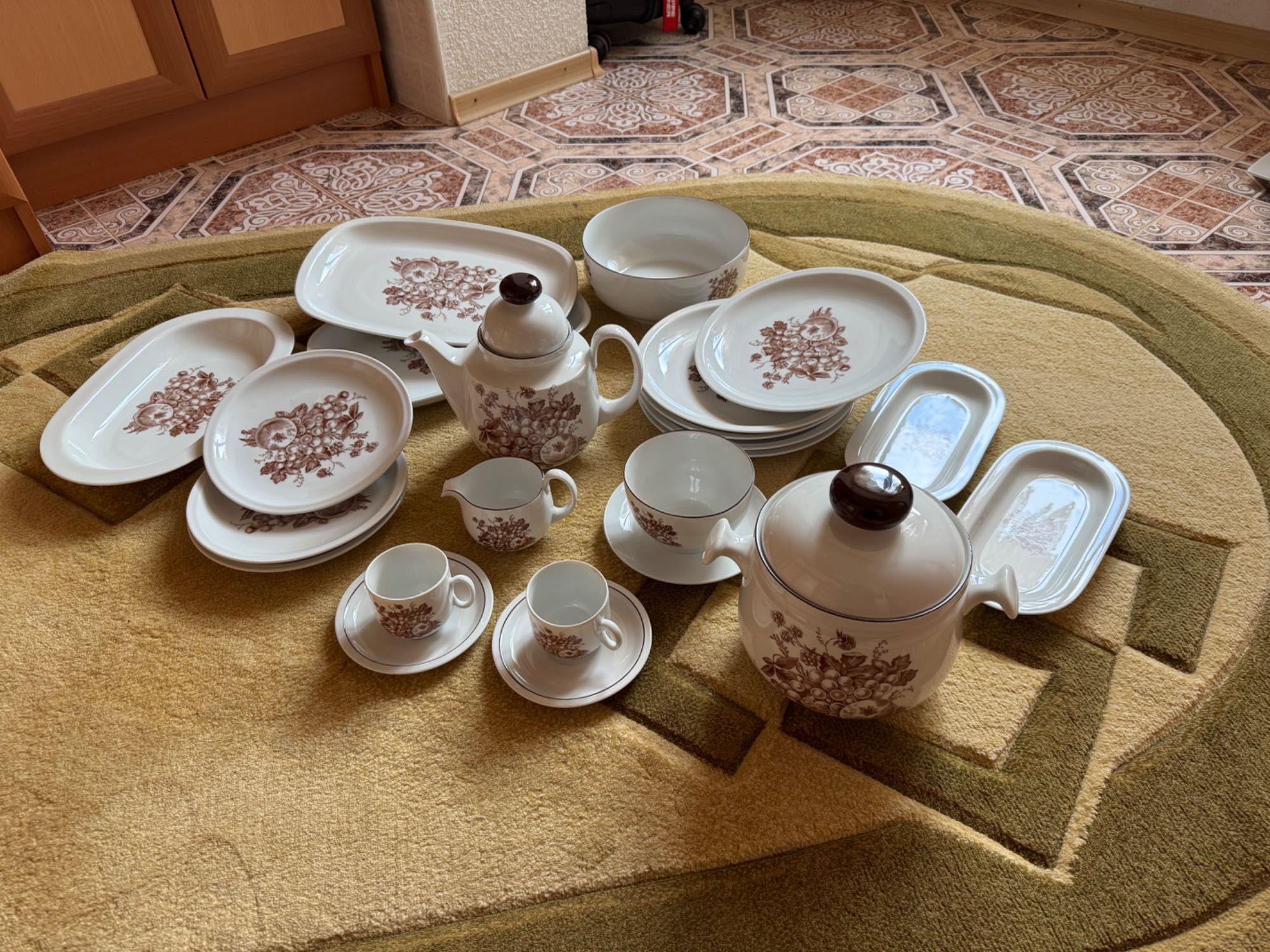 Немски порцеланов сервиз за хранене
