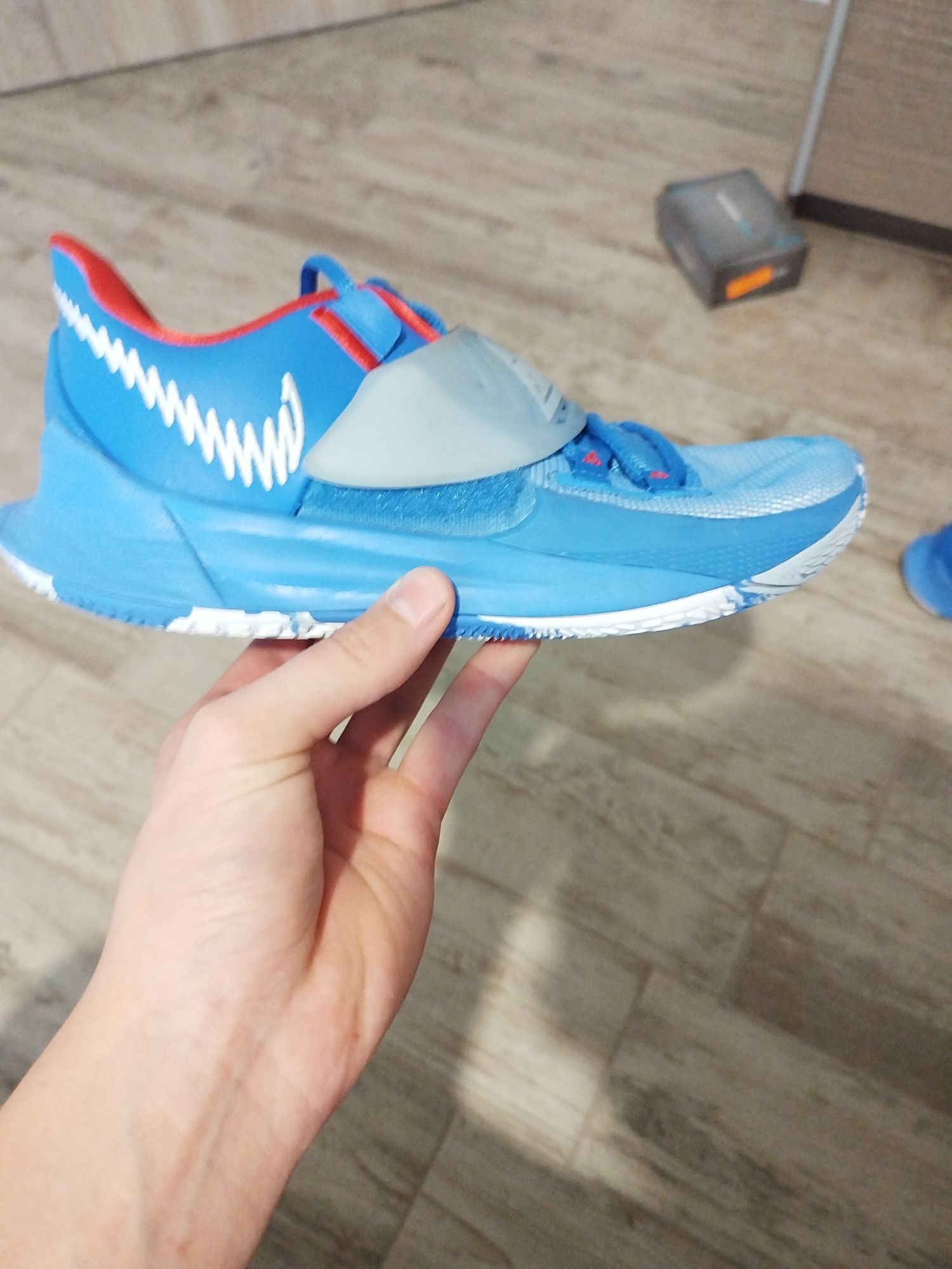 Маратонки Nike  kiry 3 low