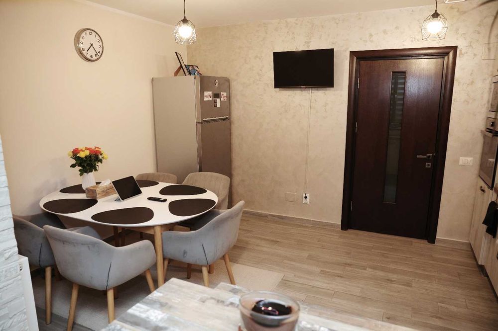 Apartament Modern cu 2 Camere, Luminos și Eficient Compartimentat