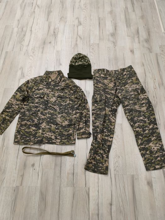 Продам полевую  военную форму.