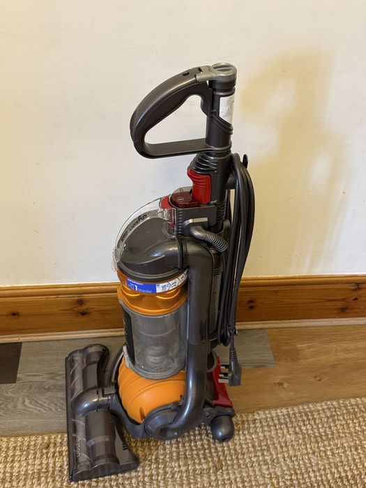 Dyson DC24 Aspirator Cu Perie