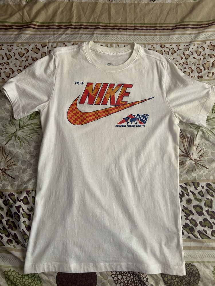 Nike тениска размер S