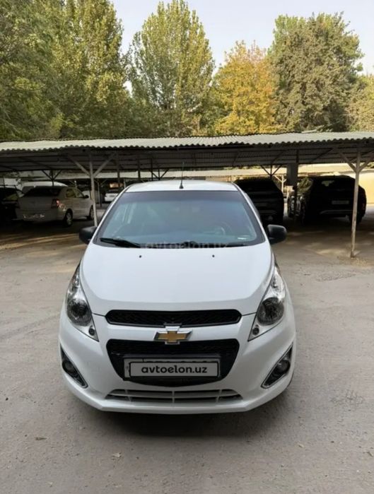 1-yevro aftamat karobka qo‘yilgan moshina yaxshi