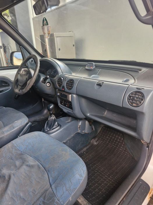 Vând Renault kongoo